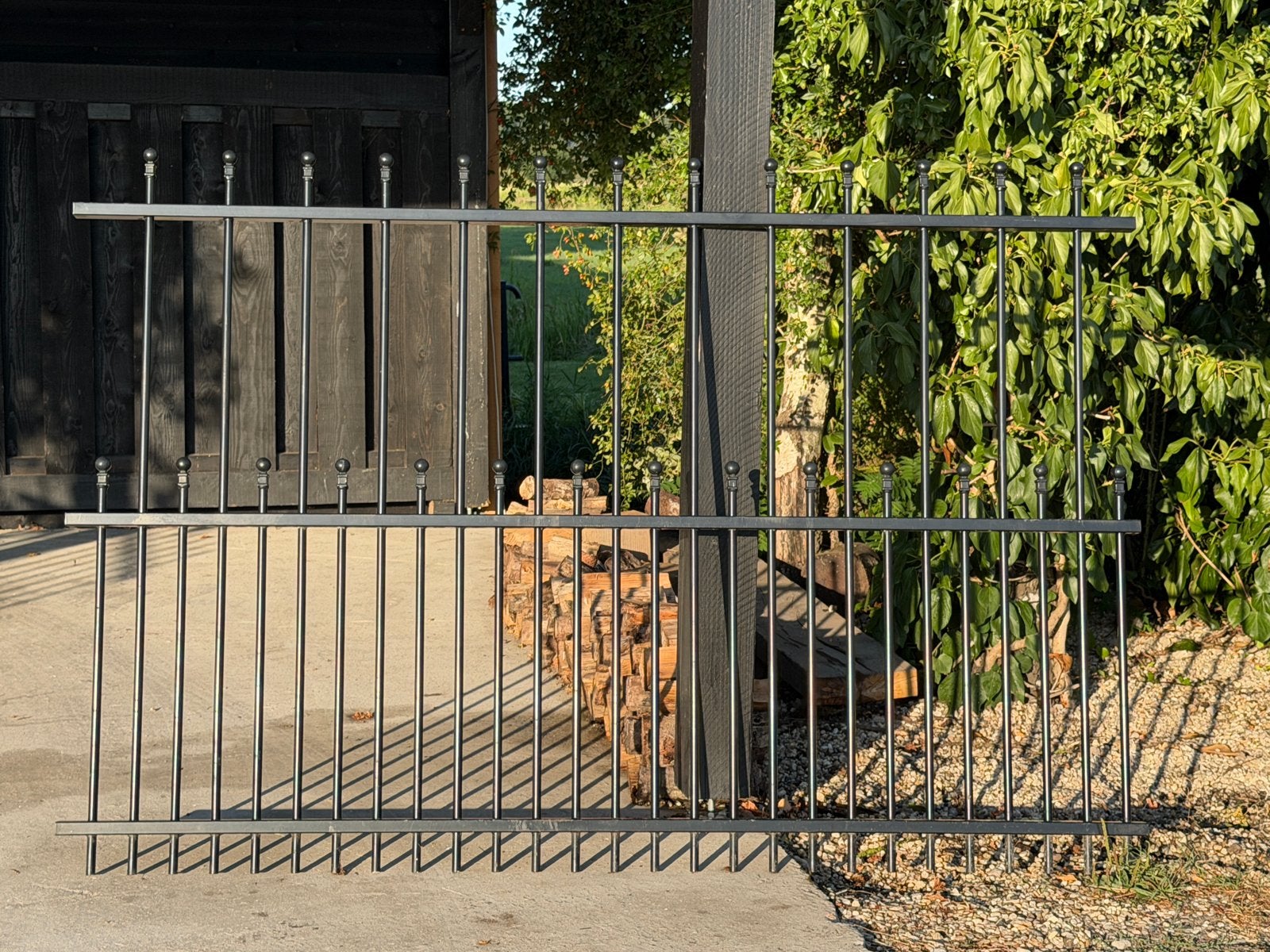 Zwart sierhekwerk met spijlen en palen, Ophalen, Gebruikt, IJzer, Sierhekwerk