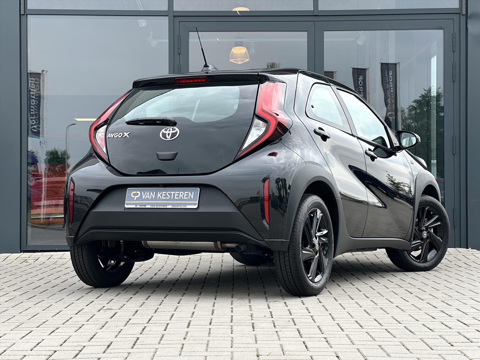 TOYOTA Aygo X 1.0 VVT-i MT 72pk Play | C.C. | Cam. | 17" LMV, Stof, Gebruikt, 920 kg, 4 stoelen