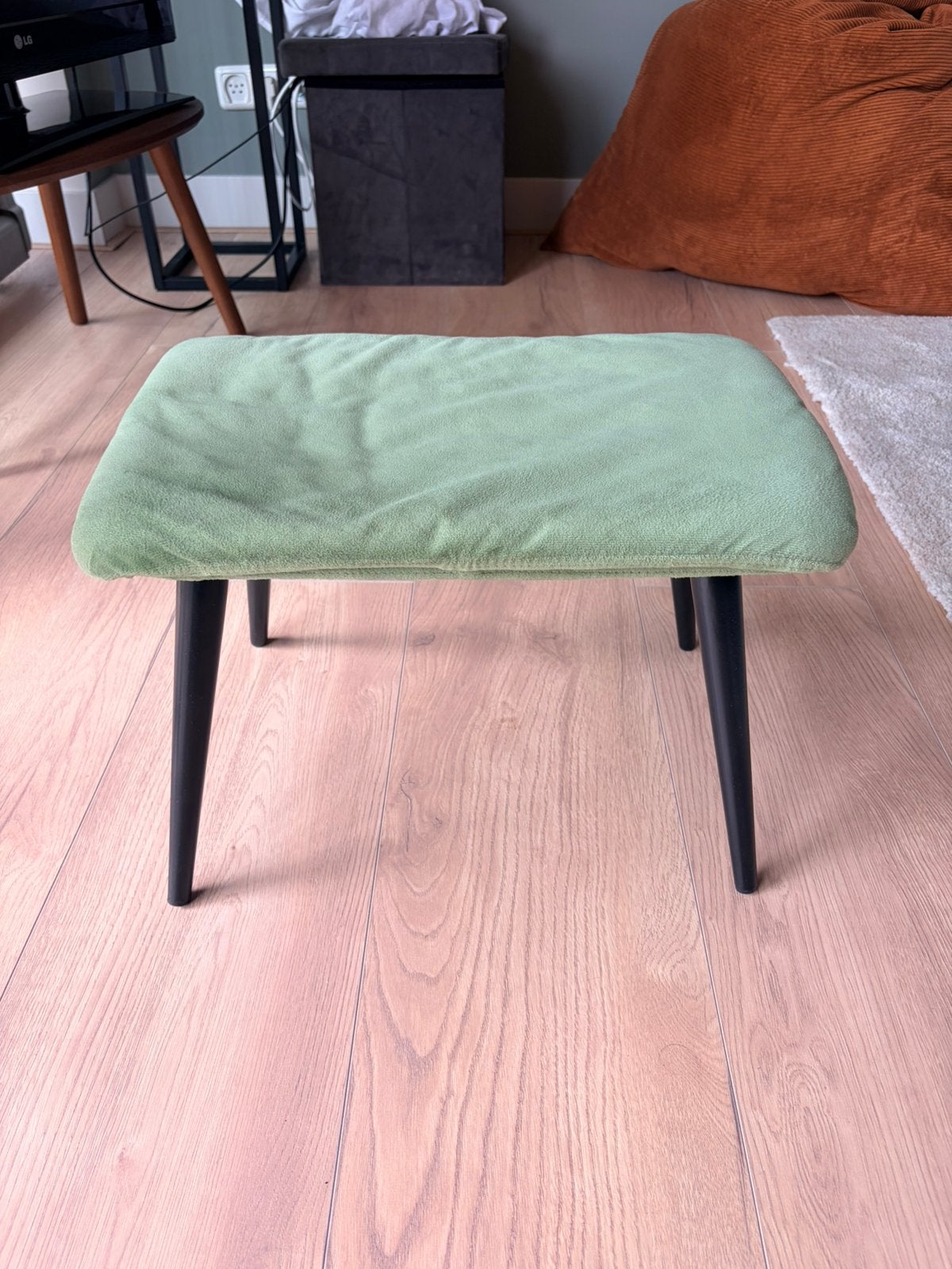 Groen krukje, Ophalen, Rond, Minder dan 50 cm, Zo goed als nieuw