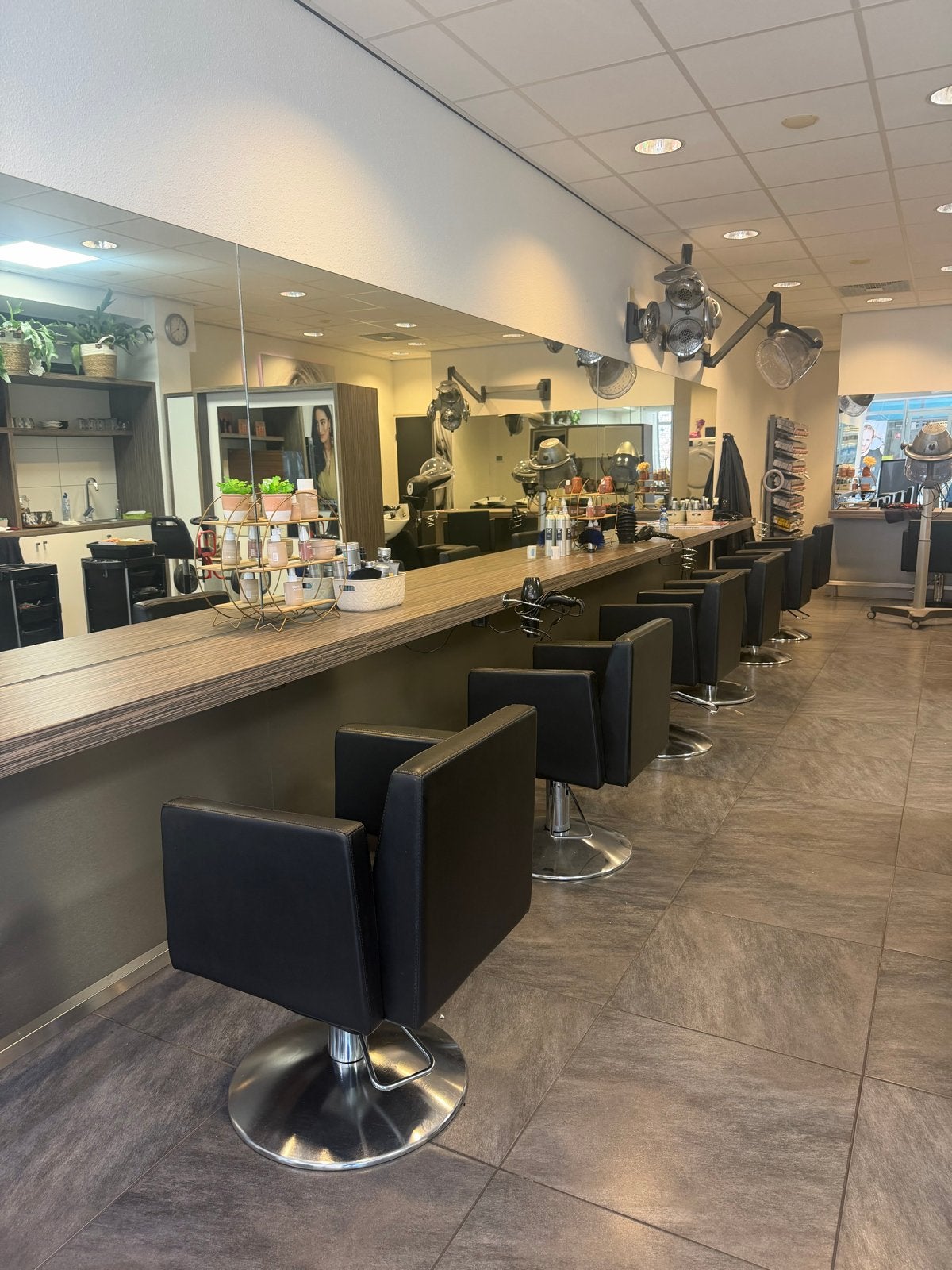 Kapsalon inventaris, Diensten en Vakmensen