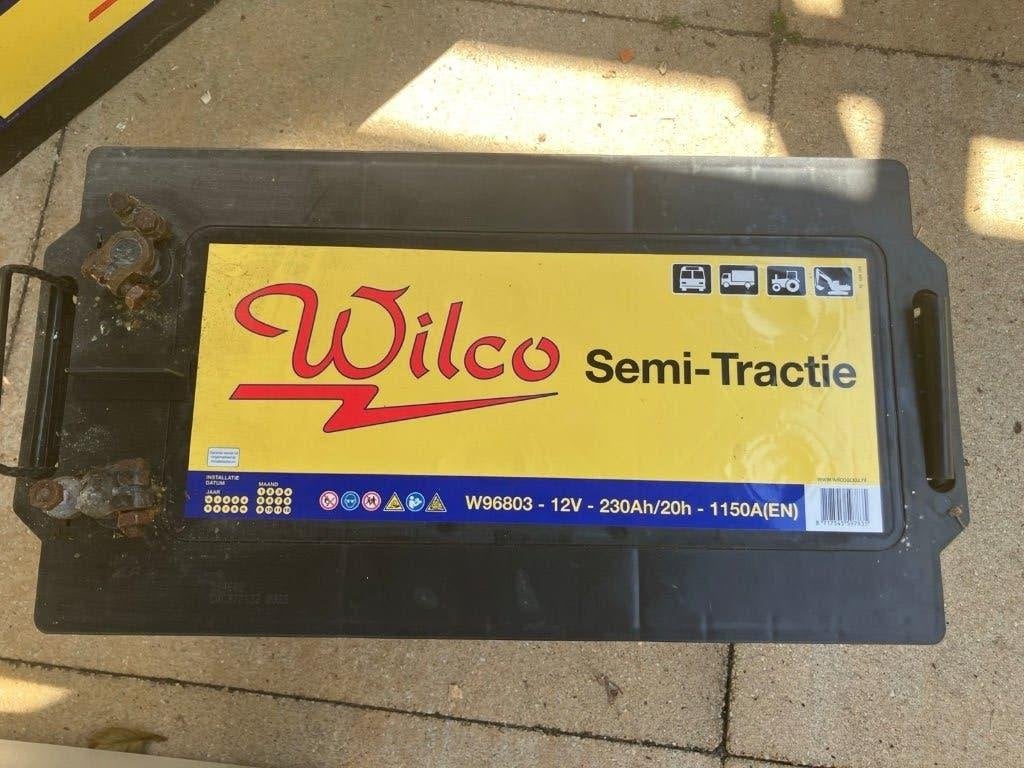 Wilco Semi Tractie accu 12V 230Ah (drie stuks, prijs p/s), Ophalen, Gebruikt