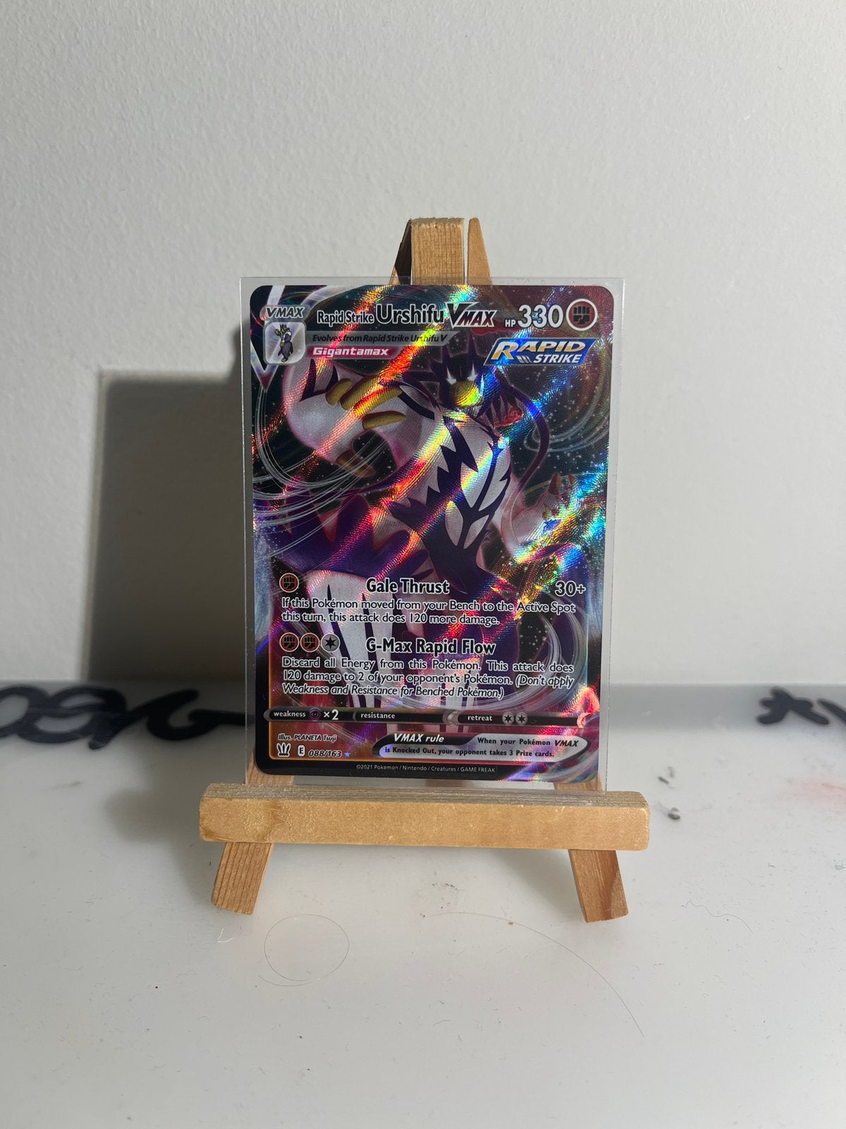 Urshifu VMAX Rapid Strike Pokémon Kaart, Hobby en Vrije tijd, Ophalen of Verzenden, Zo goed als nieuw, Losse kaart, Foil
