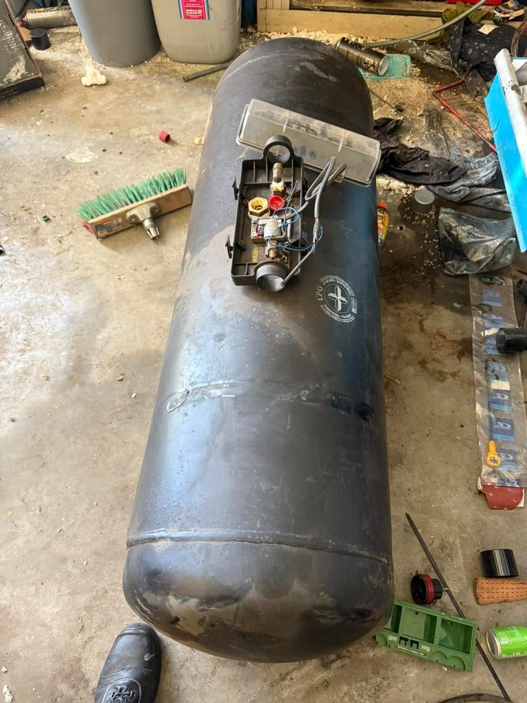Gastank 200 liter incl bekabeling., Ophalen