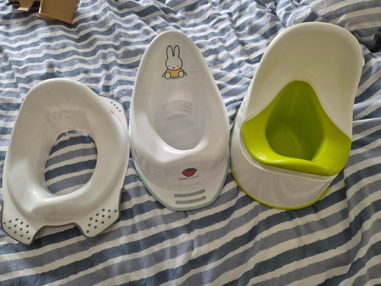 2 potjes en WC-bril verkleiner voor zindelijkheidstraining, Ophalen of Verzenden, Zo goed als nieuw