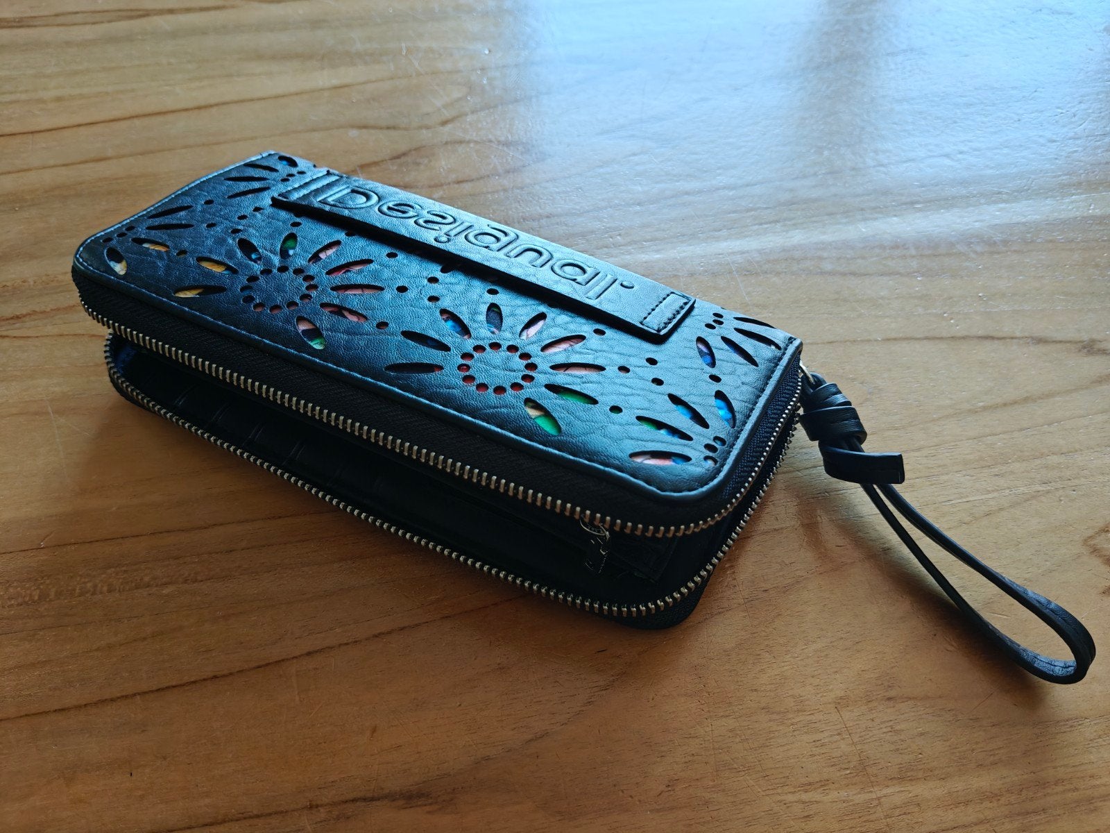 Nieuwe Desigual Beurs Wallet met Kleurrijk Design, Ophalen of Verzenden, Nieuw, Zwart, Overige merken