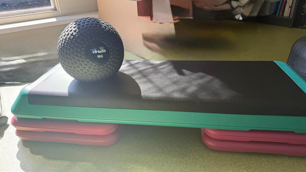 Virtufit Medicijnbal 9KG & Stepbank, Sport en Fitness, Fitnessmaterialen, Ophalen, Zo goed als nieuw, Armen, Medicijnbal