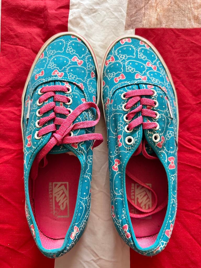 Hello kitty Vans sneakers maat 41, Kleding | Dames, Schoenen, Zo goed als nieuw, Sneakers of Gympen, Overige kleuren, Ophalen of Verzenden