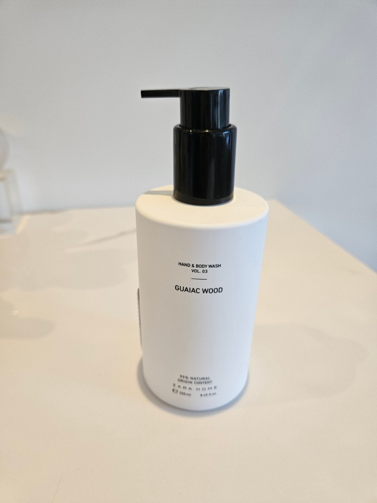 Zara Guaiac Wood Hand & Body Wash, Sieraden, Tassen en Uiterlijk, Verzenden, Nieuw, Bad & Douche