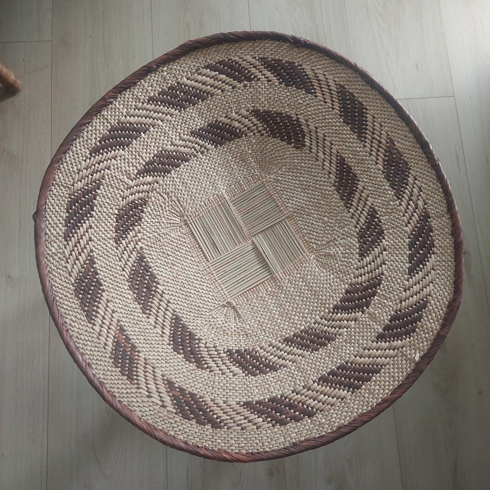 Decoratieve rieten schaal/mand, handgemaakt, Ophalen of Verzenden, Nieuw, Rond, Riet