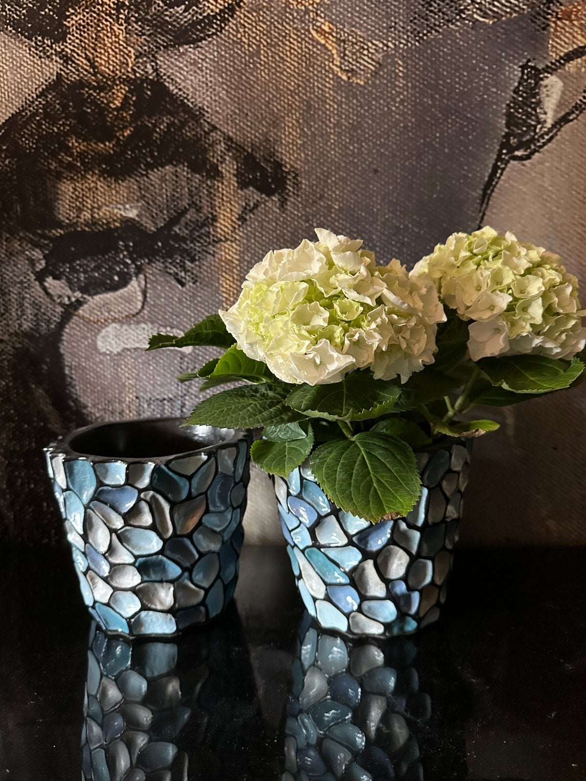 2 mooie aparte bloempotten potten blauw grijs, Huis en Inrichting, Blauw, Aardewerk of Porselein, Ophalen of Verzenden, Zo goed als nieuw