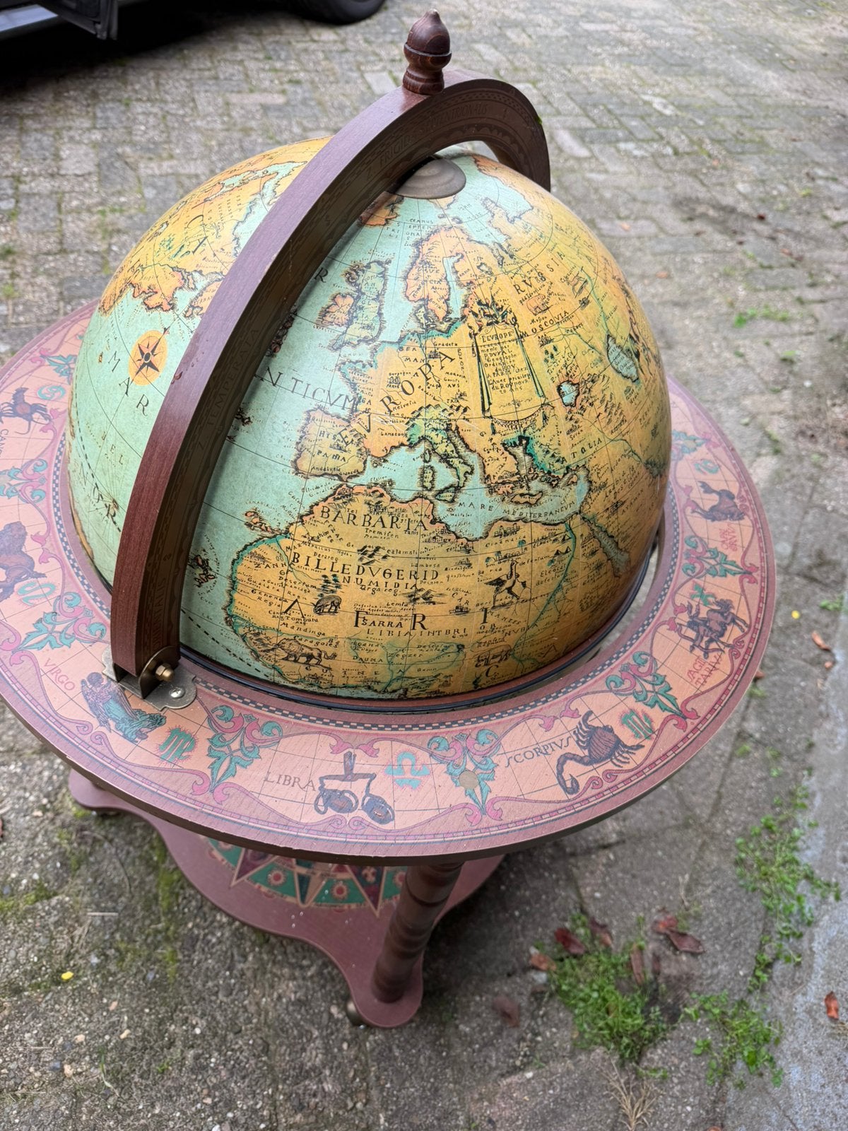 Wereldbol Globe voor flessen etc, Ophalen, Zo goed als nieuw, Hout