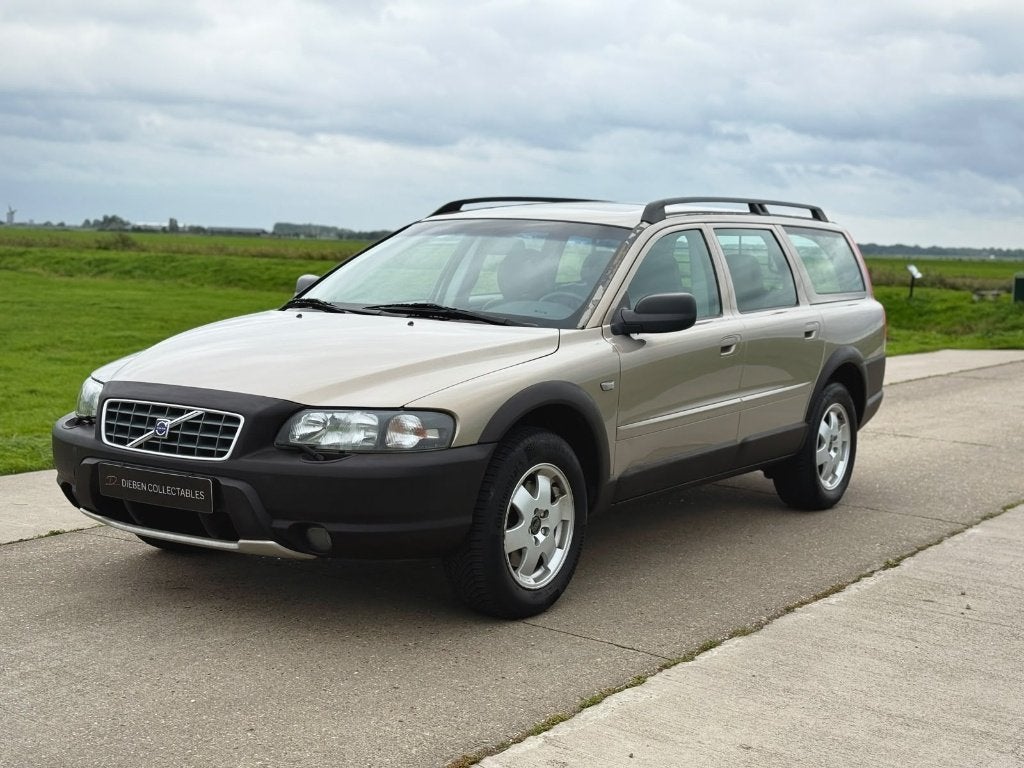 Volvo V70 Cross Country 2.4T XC AUT 2001, Auto's, Automaat, 1800 kg, Zwart, 1657 kg