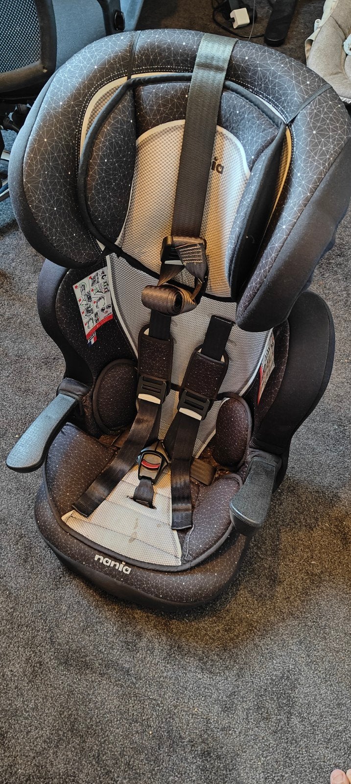 Nania autostoel - 0-18 kg - Zwart, Autogordel of Isofix, Gebruikt, 0 t/m 18 kg, Verstelbare rugleuning