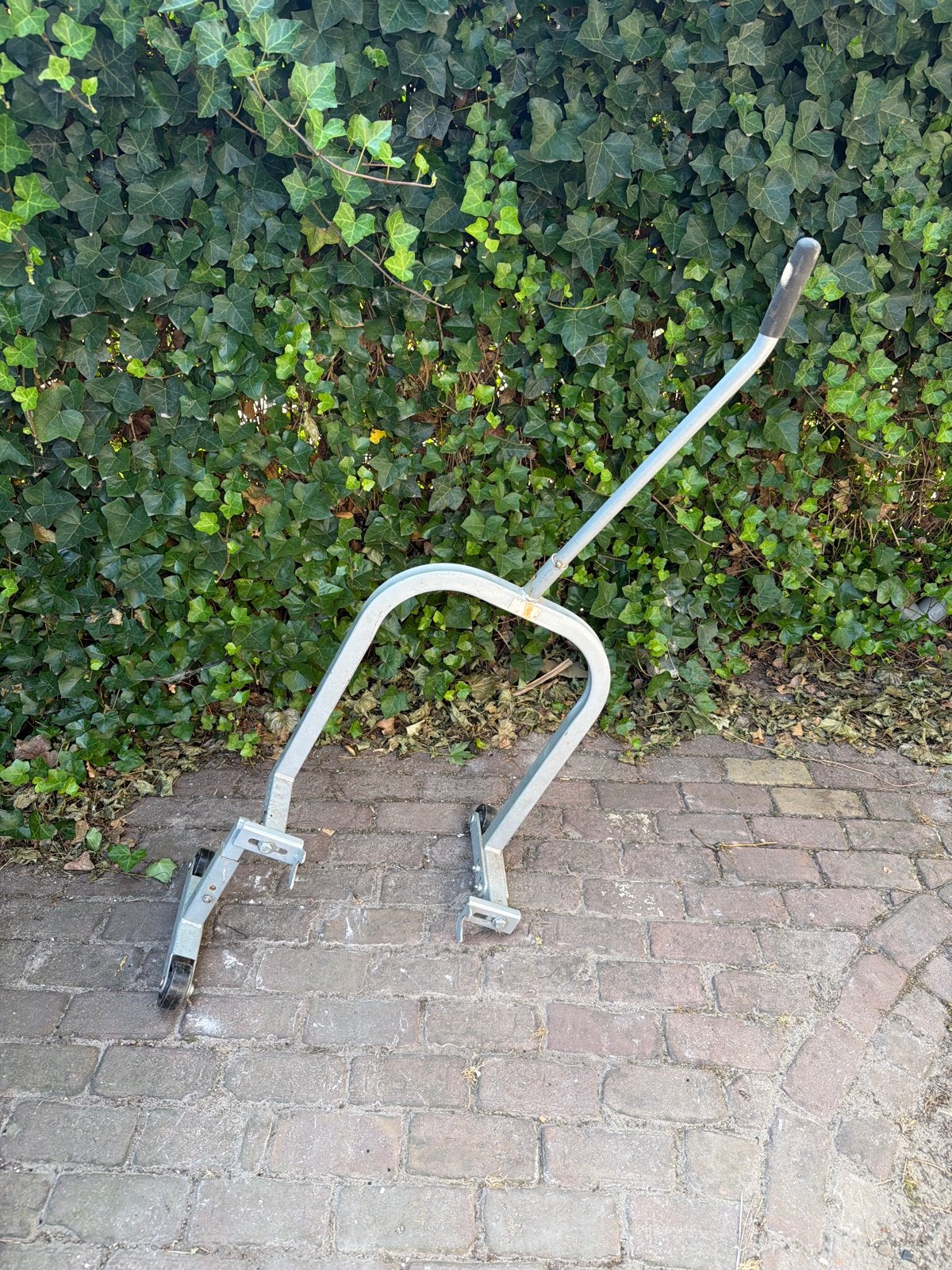 Universele motor steun - Handige hulp voor onderhoud, Ophalen, Gebruikt