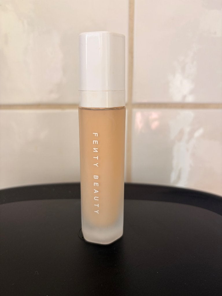 Fenty soft n lit foundation, Gebruikt, Gehele gezicht, Beige, Ophalen of Verzenden