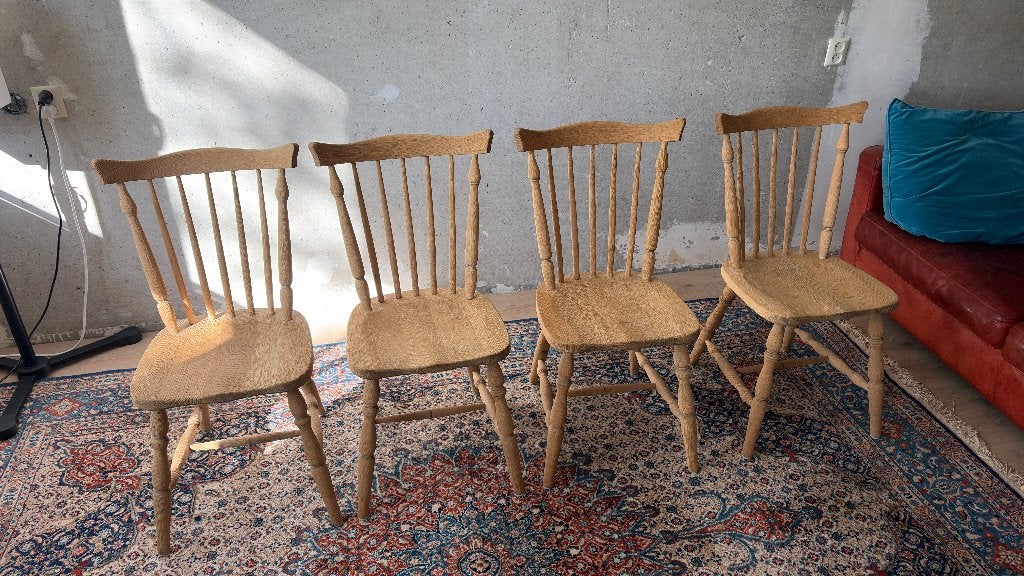Oirschotse caféstoelen gezandstraald massief eiken, Ophalen