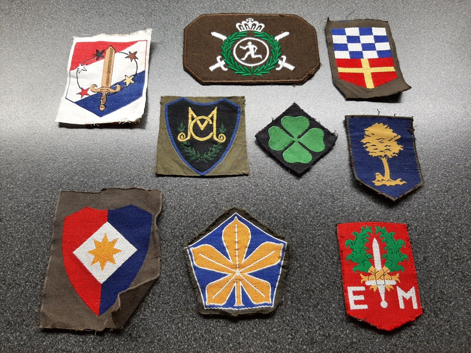 Nederland  - divers militaria   KL. / stof uitvoering., Ophalen of Verzenden, Landmacht, Nederland, Embleem of Badge