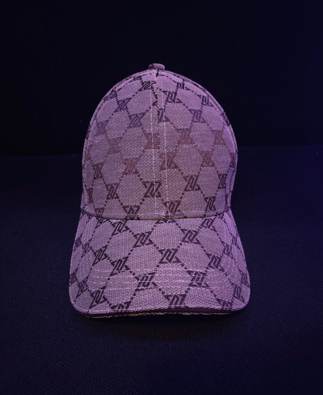 Designer Monogram Cap – Beige/Bruin, Kleding | Dames, Hoeden en Petten, Ophalen of Verzenden, Zo goed als nieuw, One size fits all