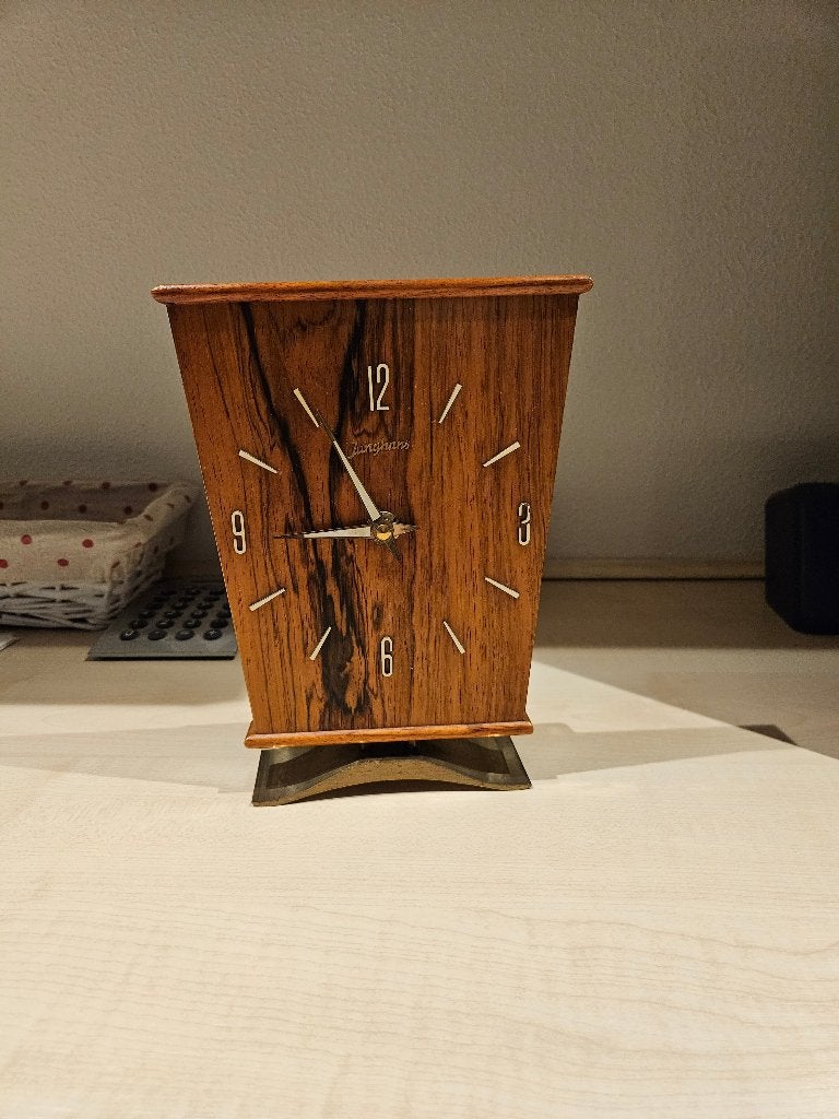 Nostalgische jaren 50 klok, Ophalen