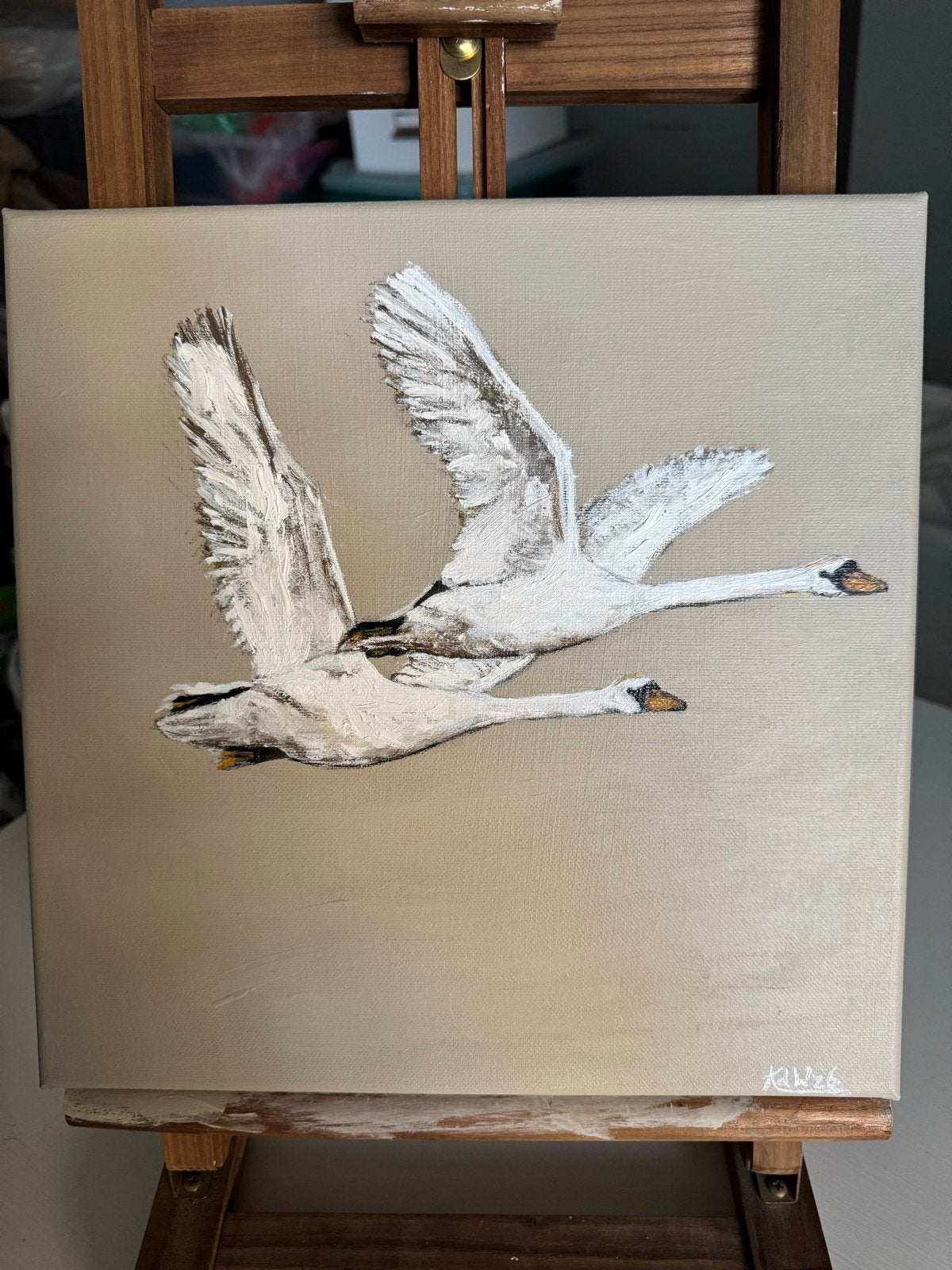 Schilderij vliegende zwanen, taupe, acryl- en olieverf, Ophalen of Verzenden, Dieren, Handgeschilderd, Gemengde techniek