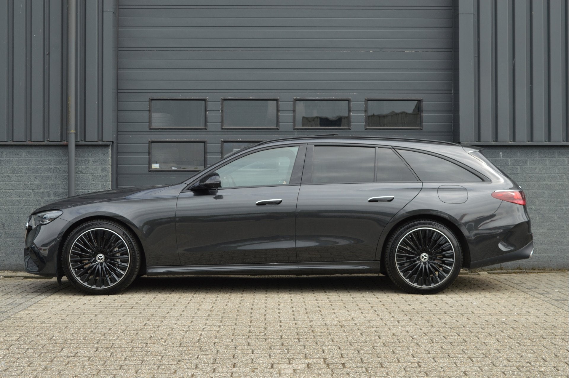 Mercedes-Benz E-Klasse Estate 300 e AMG Line | PANO | SUPERS, Auto's, Automaat, Dealer onderhouden, Gebruikt, 4 cilinders