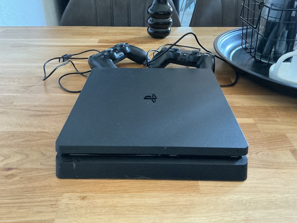 Playstation 4, Spelcomputers en Games, Spelcomputers | Sony PlayStation 4, Ophalen, Zo goed als nieuw, Met 2 controllers, Slim