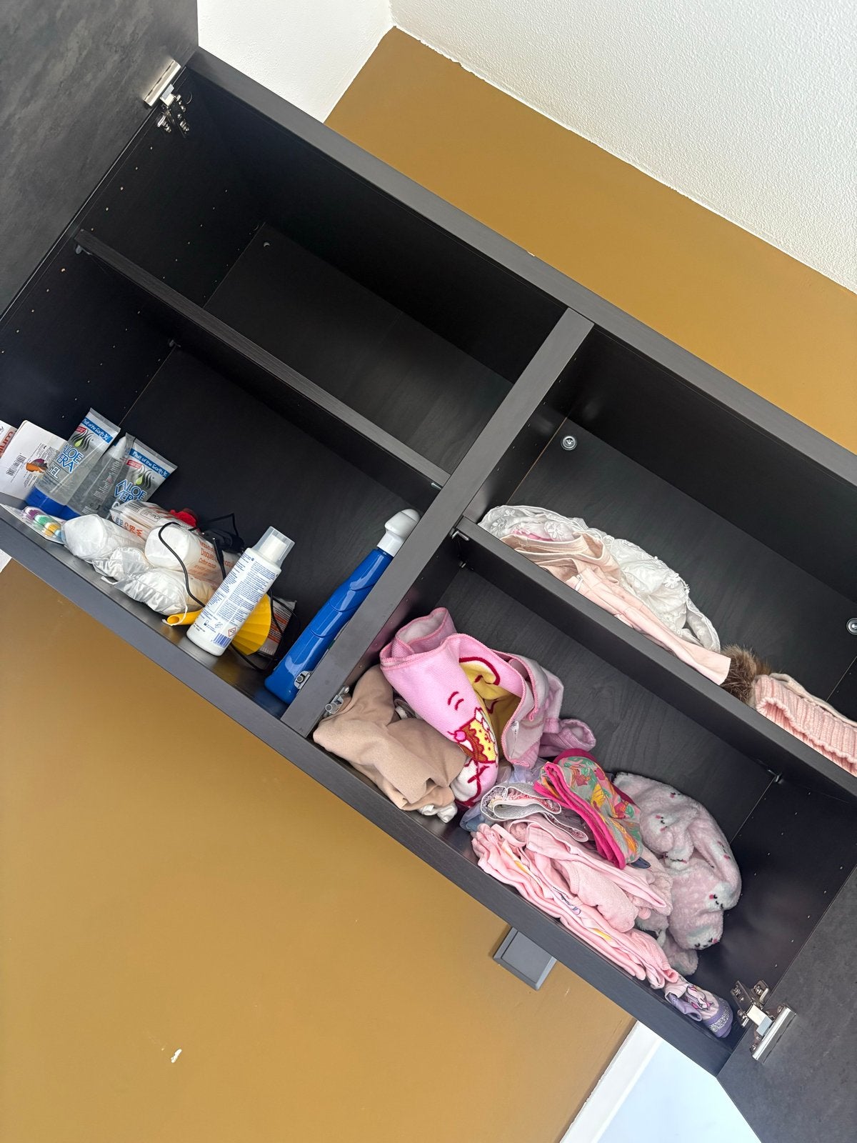 IKEA Hangkast 120x64x40 cm - Ideaal voor extra opbergruimte, Huis en Inrichting, Ophalen, Gebruikt