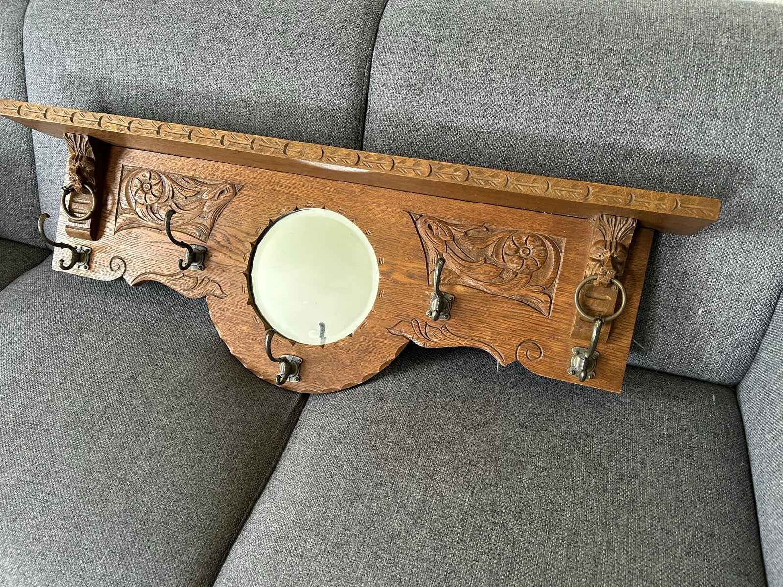Antieke houten kapstok met spiegel en houtsnijwerk, Ophalen of Verzenden