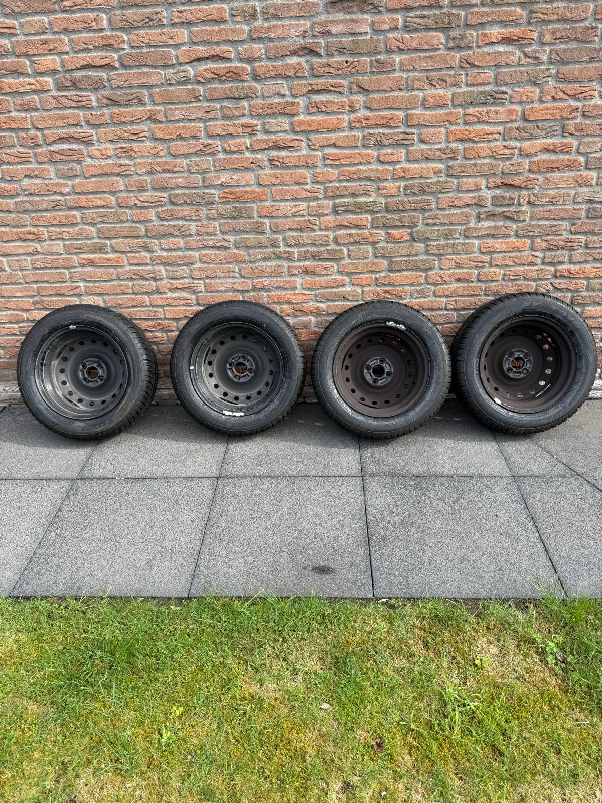 Winterbanden nieuw 15 inch op stalen velgen, 15 inch, 175 mm, Banden en Velgen, Nieuw