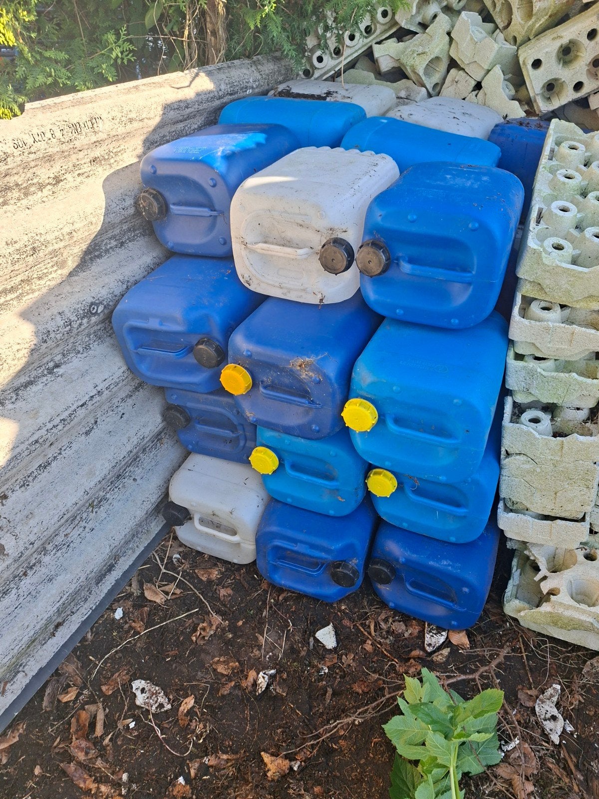 Jerry can 22 liter, Ophalen, 100 cm of meer, 60 cm of meer, Minder dan 35 cm