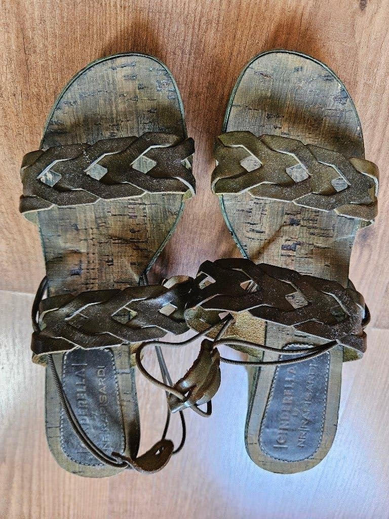 Sleehak zomerschoen van Cinderella, Ophalen of Verzenden, Zo goed als nieuw, Schoenen met hoge hakken, Cinderella