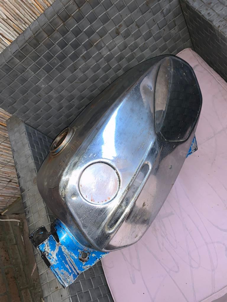 Flappen tank zundapp, Fietsen en Brommers, Brommeronderdelen | Zundapp, Ophalen of Verzenden, Zo goed als nieuw, Tank