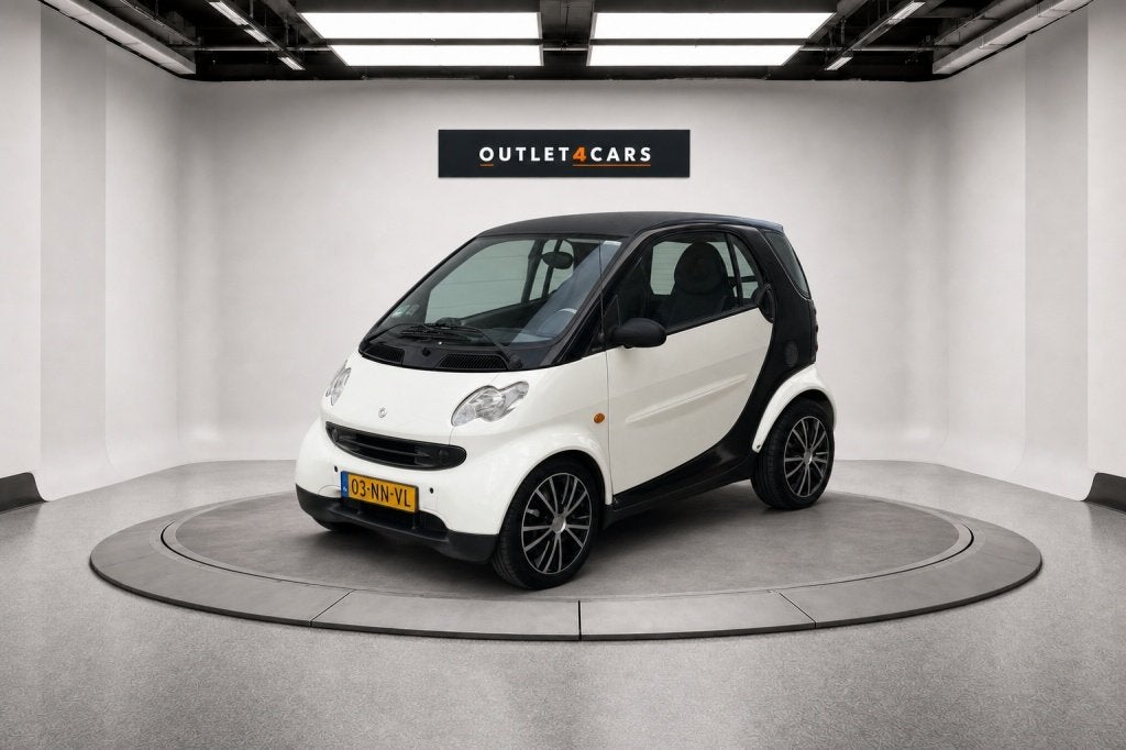 Smart City-Coupé smart & pure (bj 2004, semi-automaat), Auto's, Gebruikt, 18 €/maand, Electronic Stability Program (ESP), Zwart
