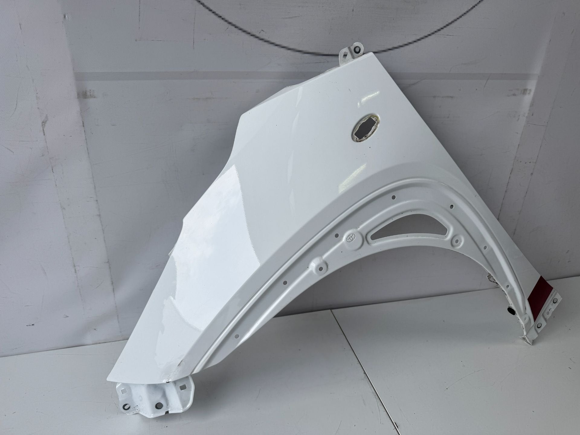 TOYOTA AYGO X VOORSCHERM ZIJSCHERM SPATBORD LINKS 2022-, Auto-onderdelen, Carrosserie en Plaatwerk, Info@toyota.co.jp, Gebruikt