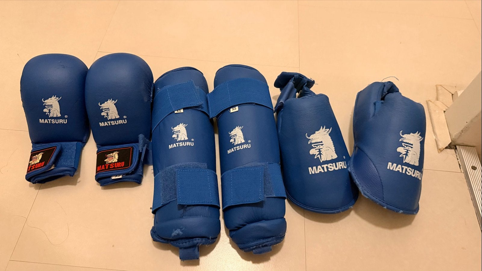 Karate beschermingsset XS, Maat XS of kleiner, Ophalen of Verzenden, Gebruikt, Vechtsportbescherming