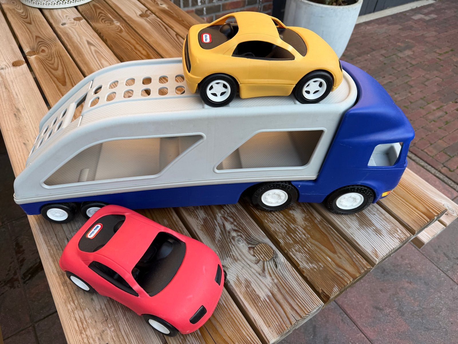 Little Tikes autotransporter met 2 auto's, Ophalen, Gebruikt