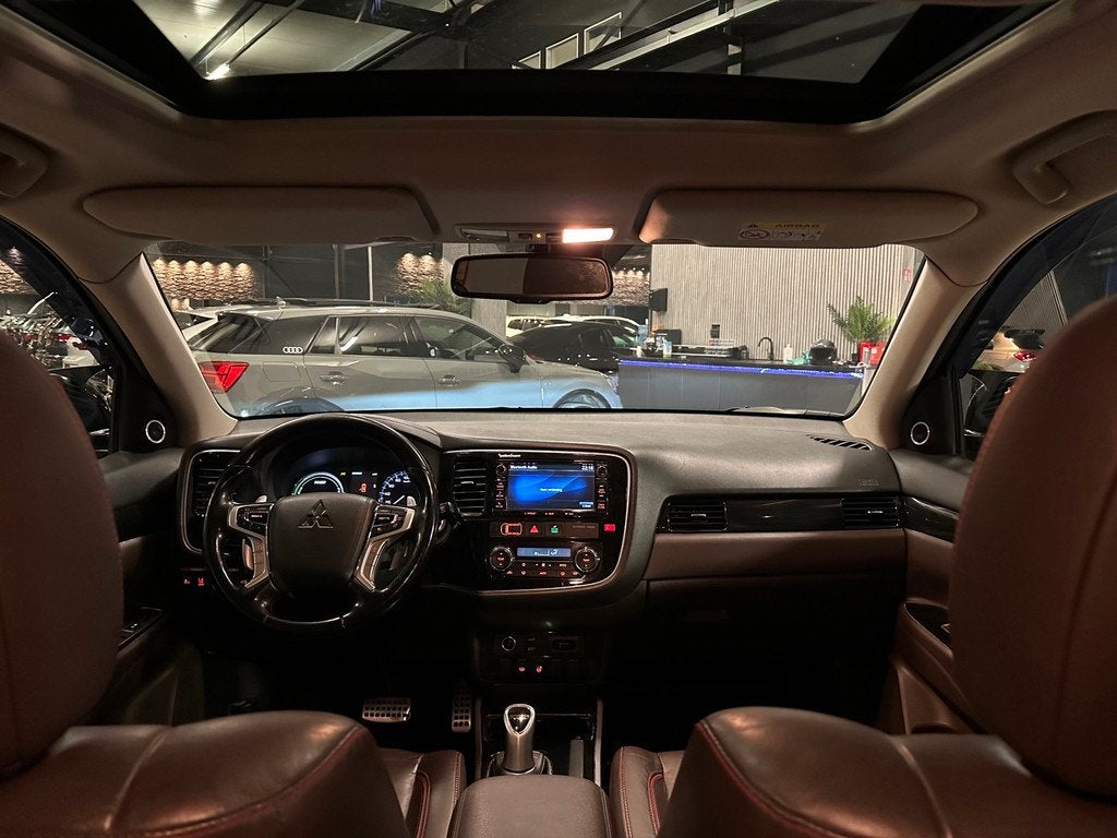Mitsubishi Outlander 2.0 PHEV instyle+|PANO|FULL OPTIONS!, Auto's, Mitsubishi, 1998 cc, Euro 6, 4 cilinders, 1820 kg