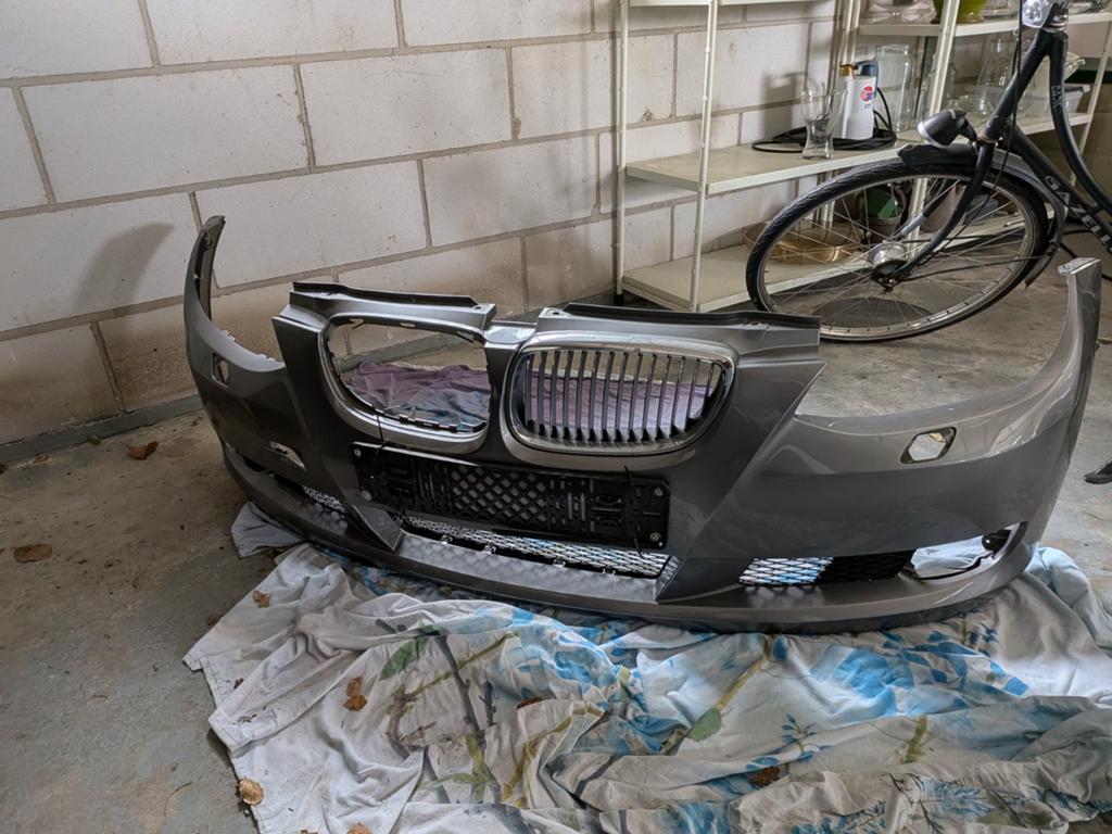 Bmw e92 bumper grijs, Auto-onderdelen, Gebruikt, Voor, Ophalen of Verzenden, Bumper