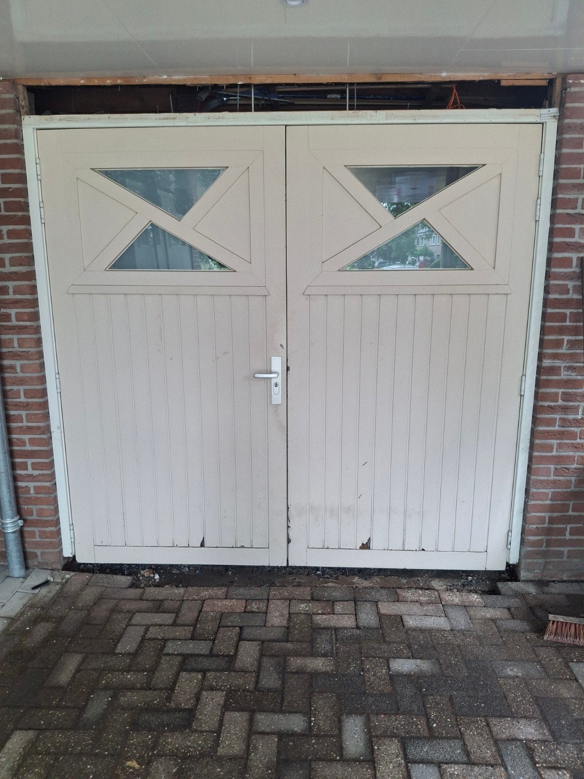Hardhouten garagedeuren met kozijn teab, Ophalen, Gebruikt, Deurkozijn, 225 cm of meer