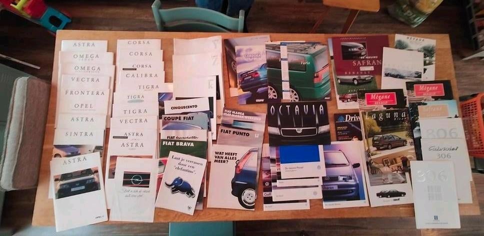 Auto verkoopbrochure 1990-1999, Ophalen of Verzenden, Zo goed als nieuw