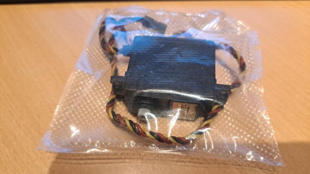 servo hitec hs-525mg, Ophalen of Verzenden, Zo goed als nieuw