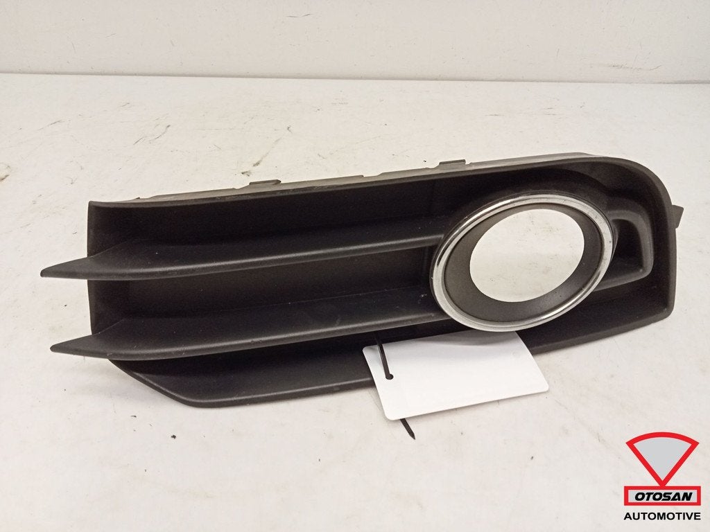 Audi A1 8X Voorbumper Rooster Rechts 8X0807682A, Gebruikt, Auto-Union-Strasse 1
85045  Ingolstadt, DE, Kundenbetreuung@audi.de