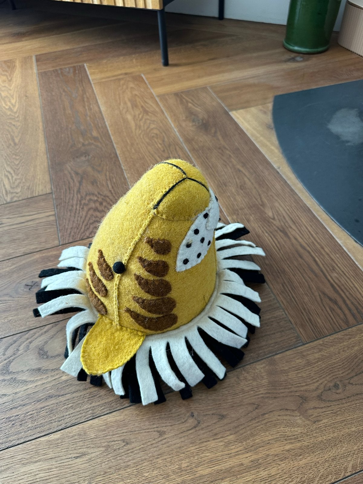 vilten leeuwenkop voor op de muur van loods5, Kinderen en Baby's, Overige merken, Ophalen of Verzenden, Zo goed als nieuw, Middelgroot (20 tot 80 cm)