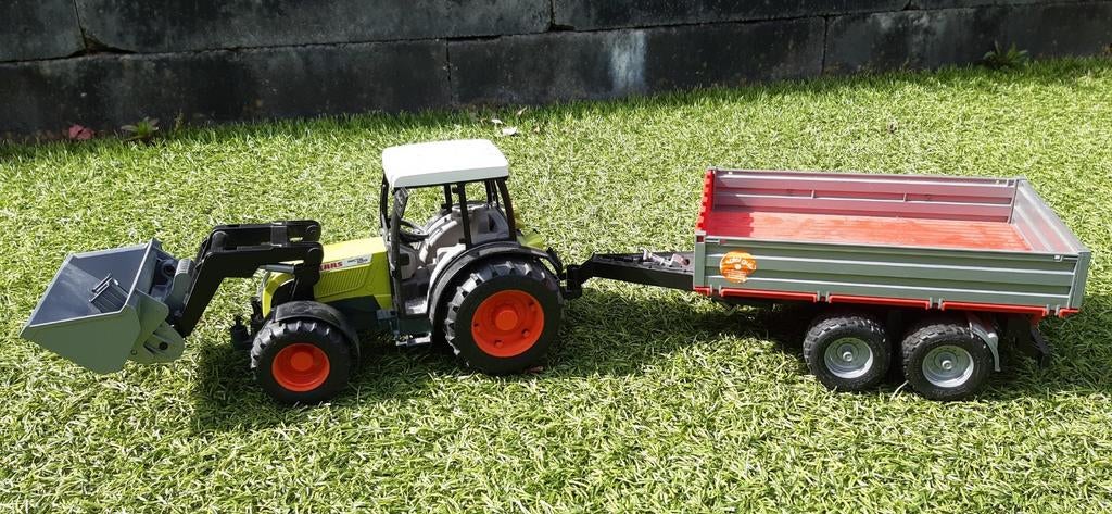 Bruder Claas met voorlader en aanhanger., Ophalen, Zo goed als nieuw