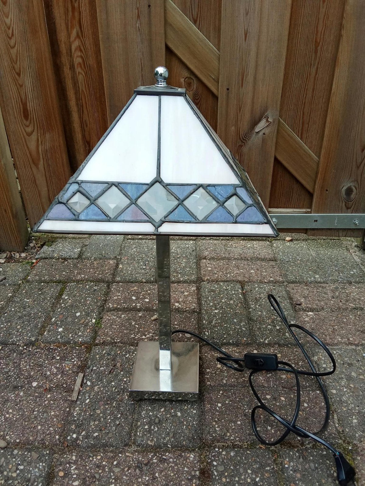 Prachtige Tiffany stijl tafellamp met glas-in-lood kap, Tiffany lamp, Vintage, Met schakelaar, Zo goed als nieuw