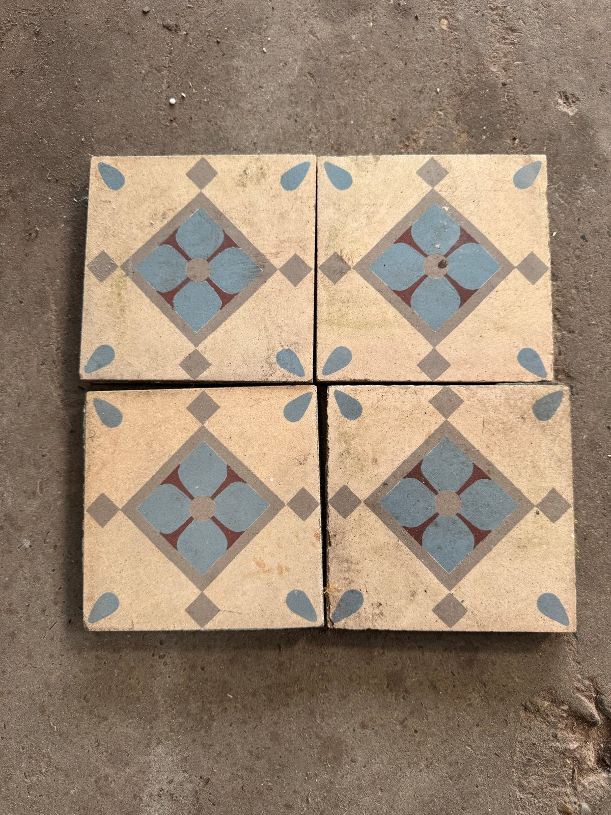 Antieke cementtegels met blauw bloemmotief, Doe-het-zelf en Verbouw, Tegels, Ophalen, Overige materialen, Gebruikt, Minder dan 20 cm