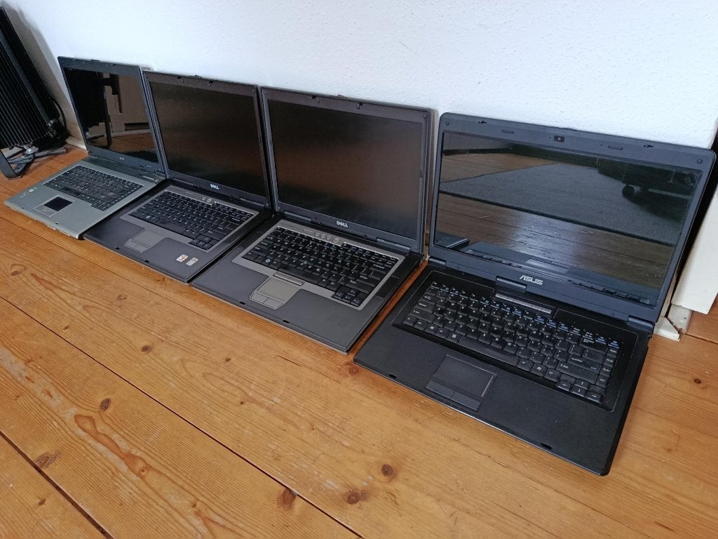 4 Oudere Laptops Alle werkend inc. Voeding Asus Dell Acer, Computers en Software, Windows Laptops, Gebruikt, Minder dan 4 GB, Ophalen of Verzenden