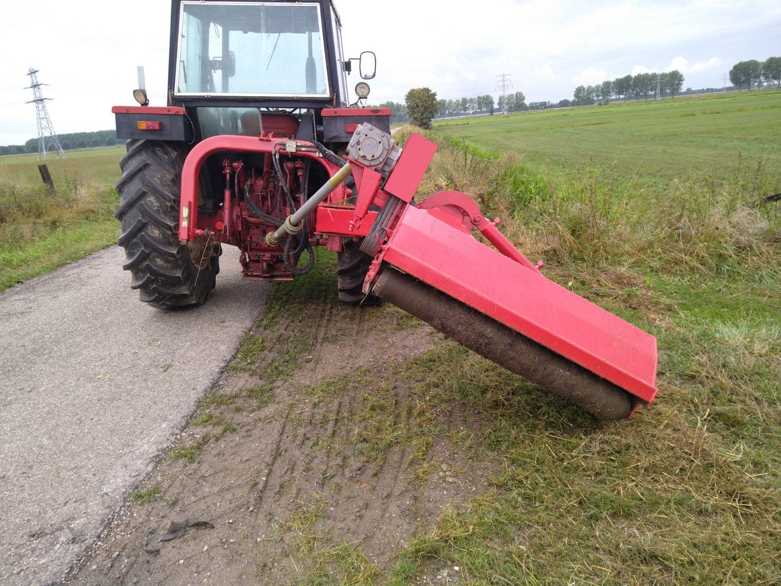 Klepelmaaier, Ophalen