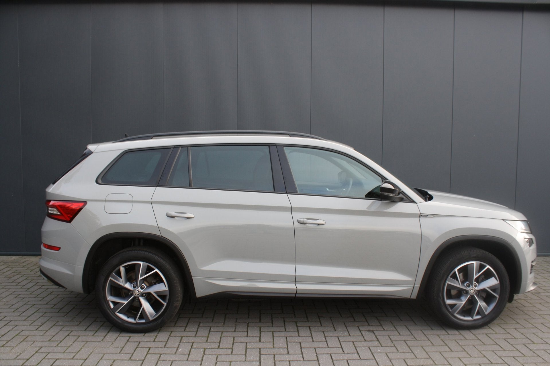 Skoda Kodiaq 1.5 TSI Sportline Business 7p -TREKHAAK - PDC, Auto's, Voorwielaandrijving, 4 cilinders, 150 pk, Origineel Nederlands