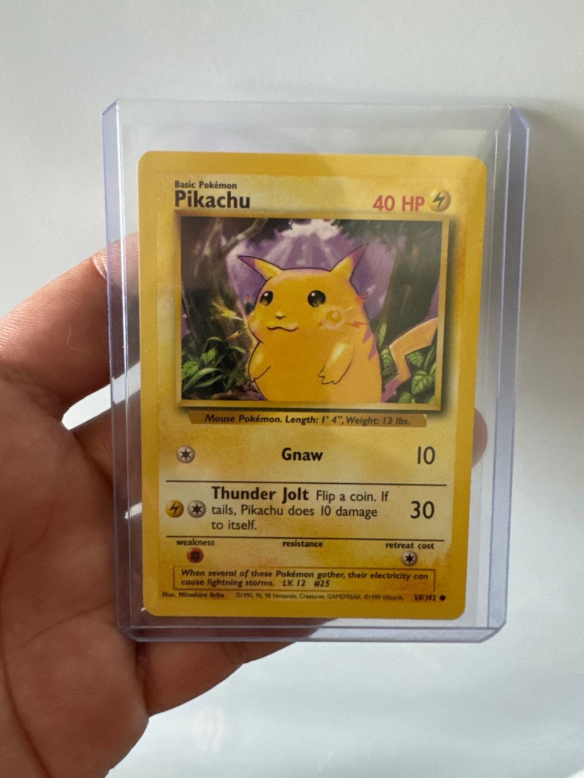 Pikachu Pokémon Kaart 58/102 Base Set (Engels), Hobby en Vrije tijd, Verzamelkaartspellen | Pokémon, Ophalen of Verzenden, Gebruikt
